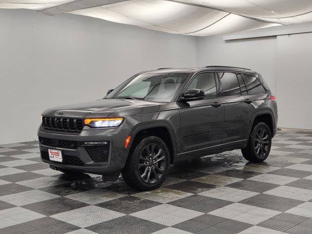 Used 2026 Jeep Grand Cherokee Limited AWD/4WD image 7