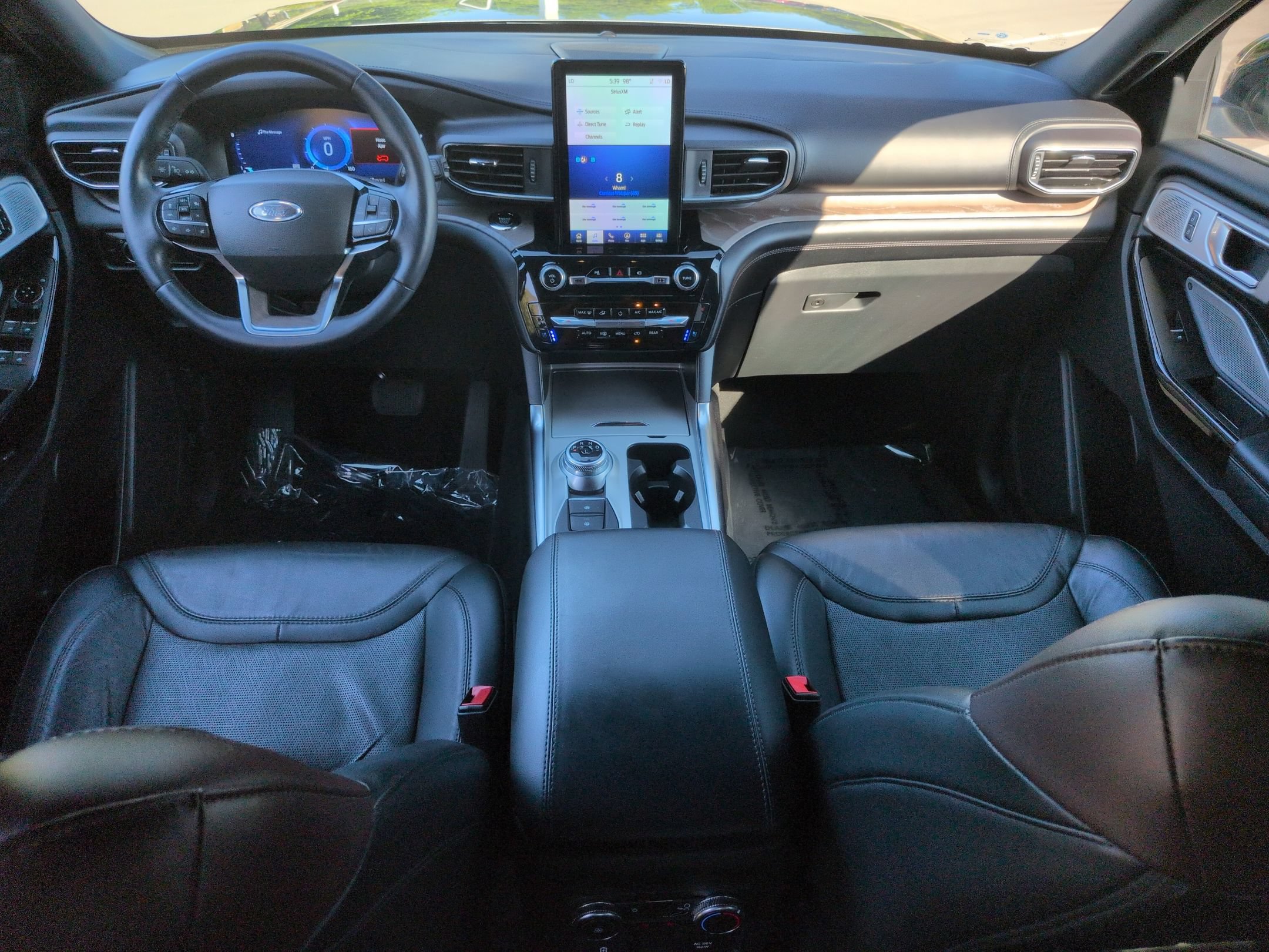 Certified 2023 Ford Explorer Platinum w/ Technology Package AWD/4WD image 32