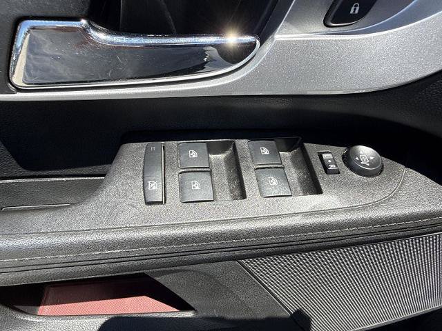 Used 2017 Chevrolet Equinox LT w/ Convenience Package FWD image 22