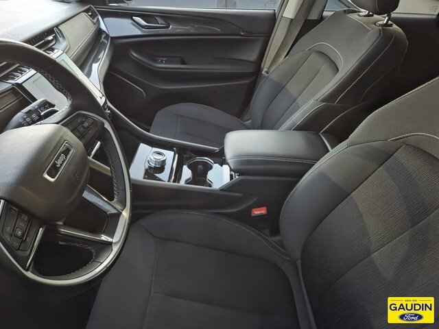 Used 2022 Jeep Grand Cherokee Laredo w/ Luxury Tech Group I RWD image 5