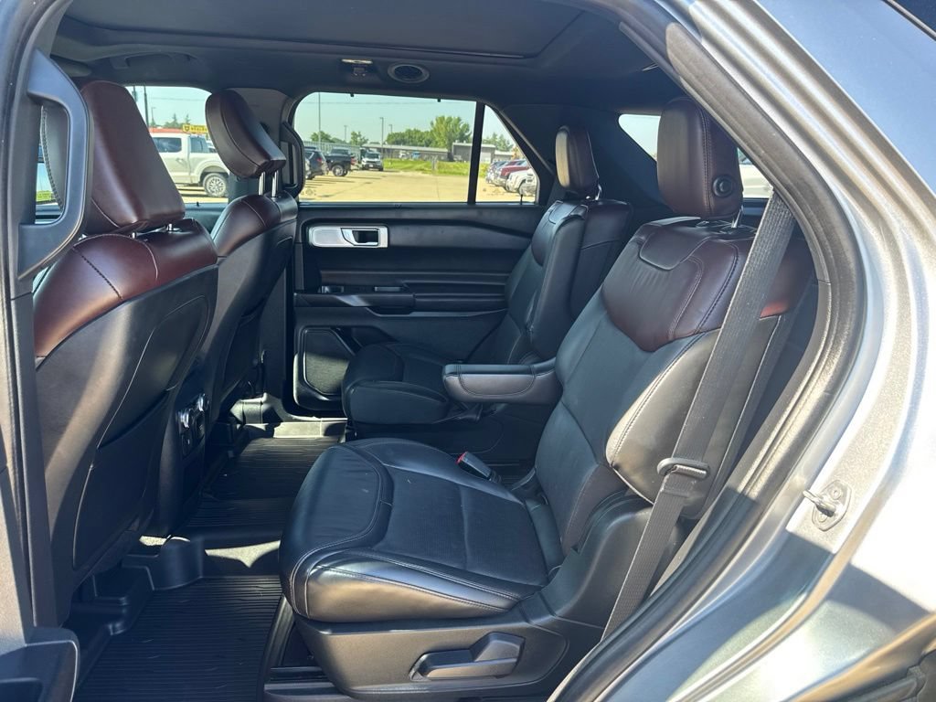 Certified 2020 Ford Explorer Platinum w/ Premium Technology Package AWD/4WD image 12