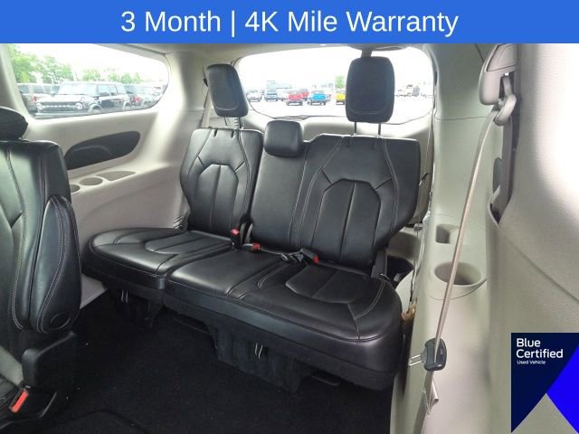 Used 2023 Chrysler Pacifica Touring-L FWD image 19