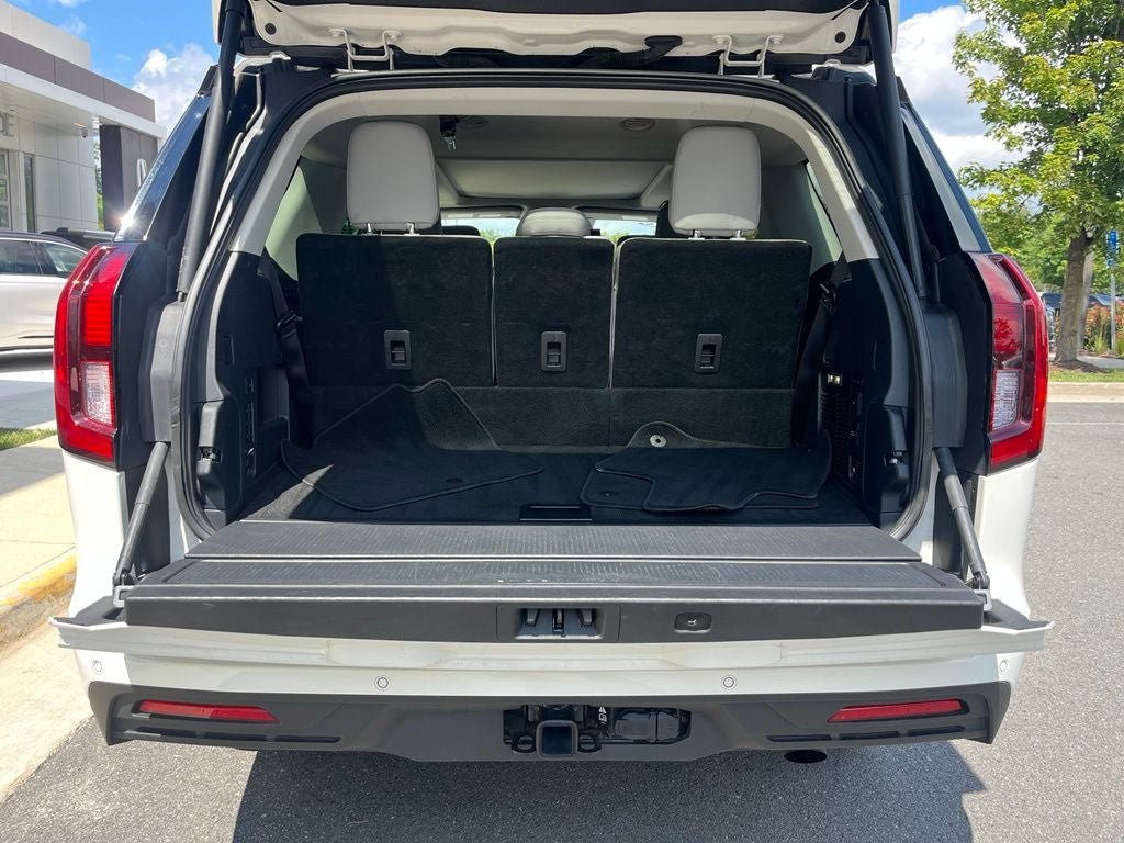 Certified 2025 Ford Expedition Active AWD/4WD image 12