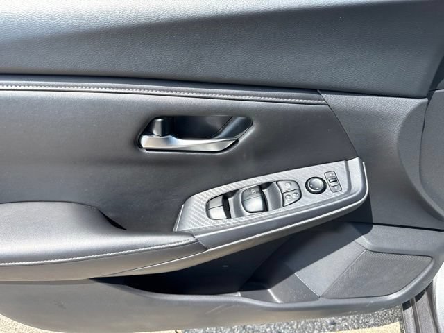 Used 2024 Nissan Sentra SV FWD image 12