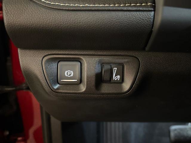 Used 2023 GMC Acadia SLT image 18