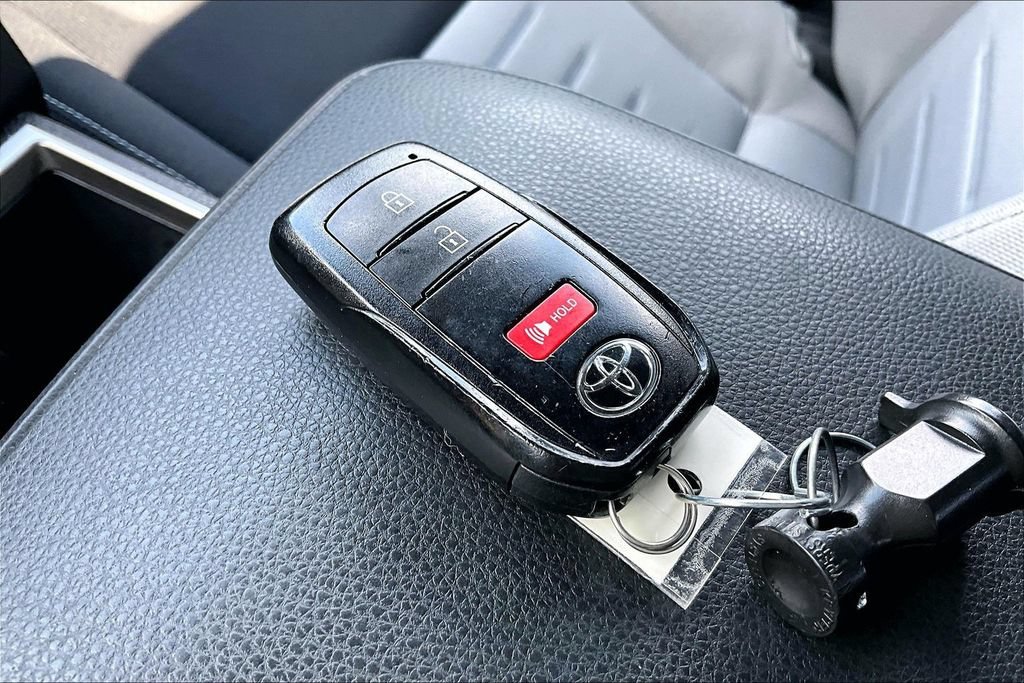 Used 2025 Toyota Tacoma TRD Sport AWD/4WD image 11