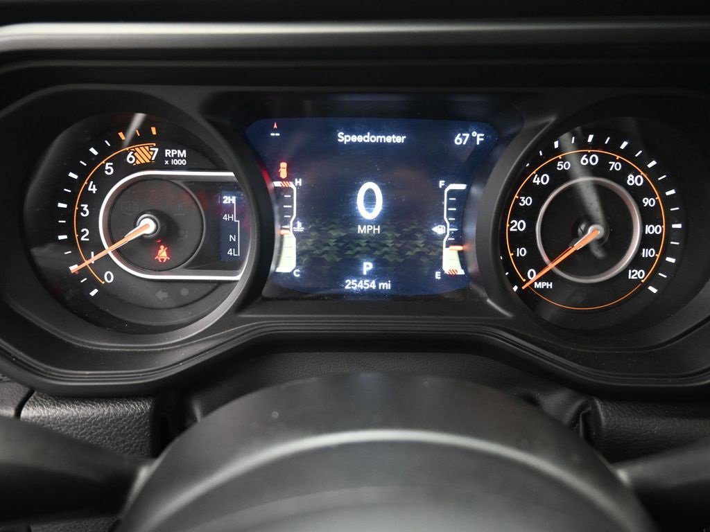 Used 2025 Jeep Wrangler Unlimited Rubicon image 3