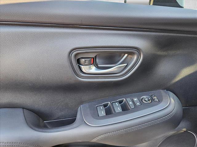 Used 2025 Honda HR-V LX image 11