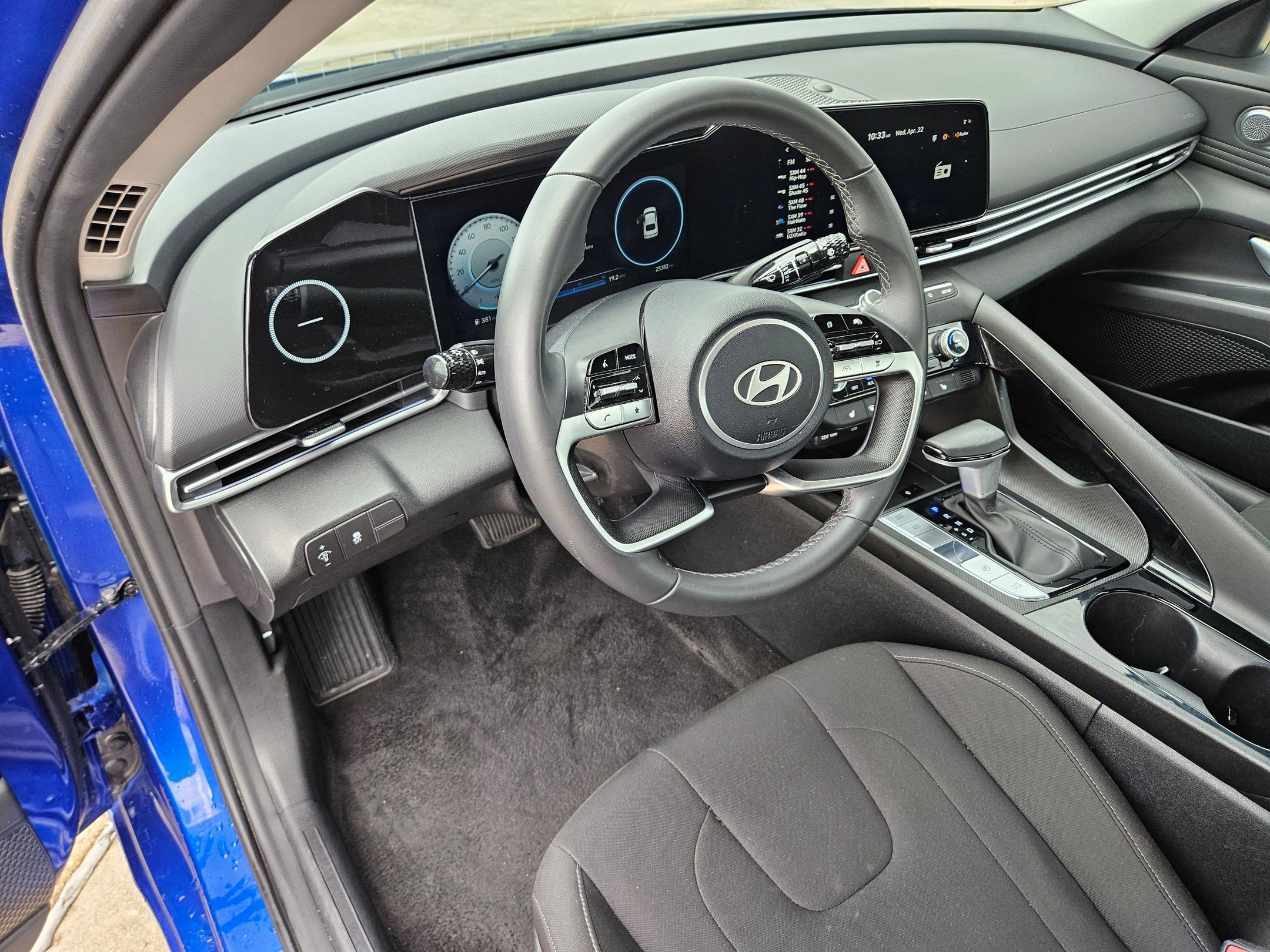 Used 2025 Hyundai Elantra SEL FWD image 16