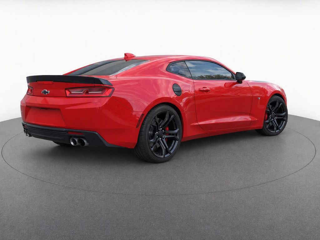 Used 2018 Chevrolet Camaro SS RWD image 5