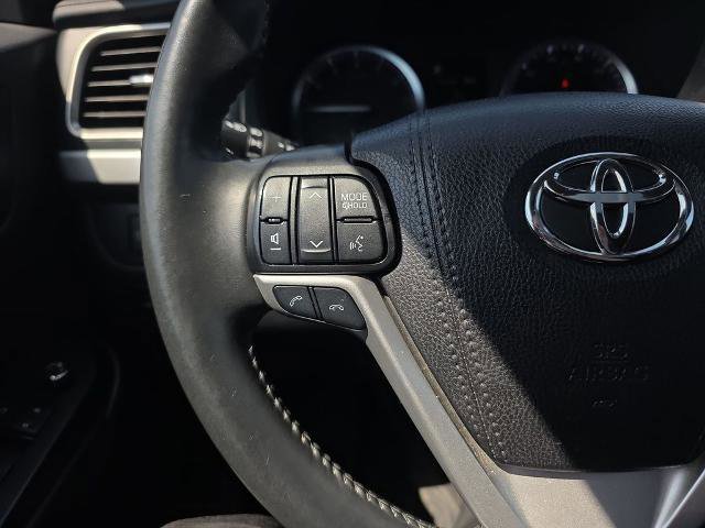 Used 2019 Toyota Highlander SE AWD/4WD image 28