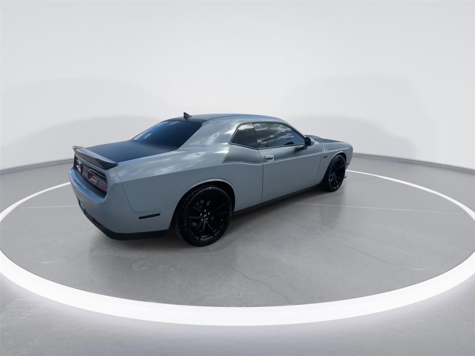 Used 2020 Dodge Challenger R/T Scat Pack w/ T/A Package RWD image 4