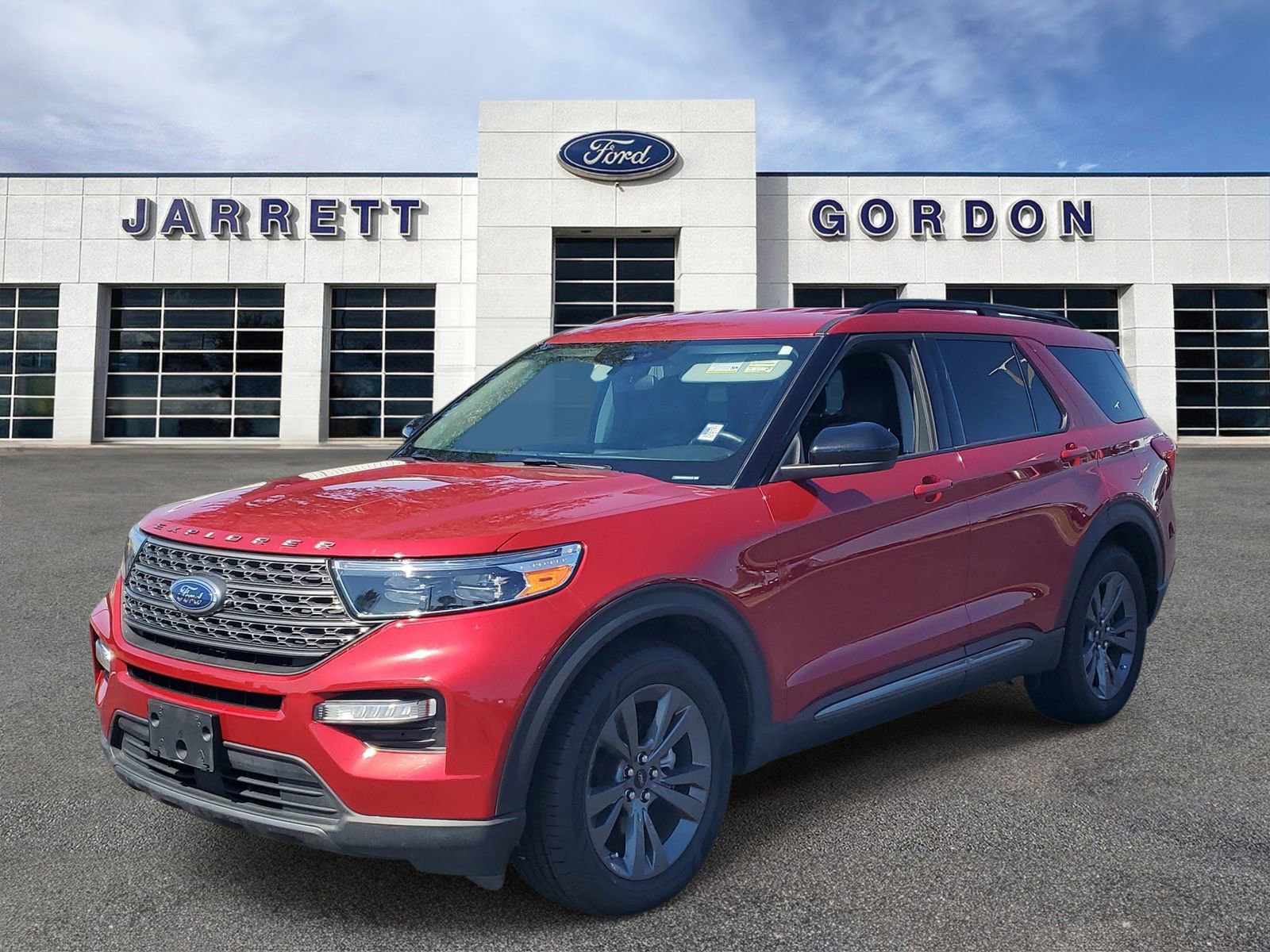 Certified 2024 Ford Explorer XLT w/ Equipment Group 202A RWD image 2
