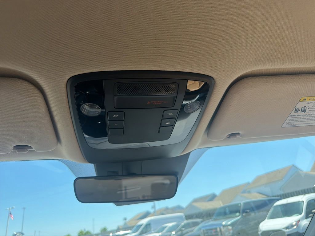 Used 2024 Kia Carnival LX FWD image 31