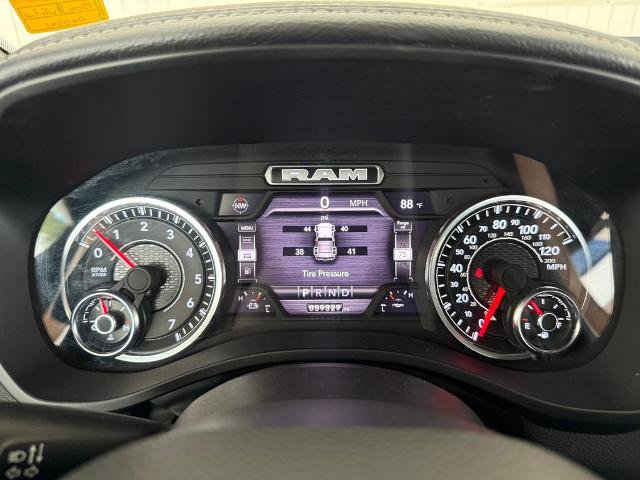 Used 2024 RAM 1500 Laramie RWD image 12