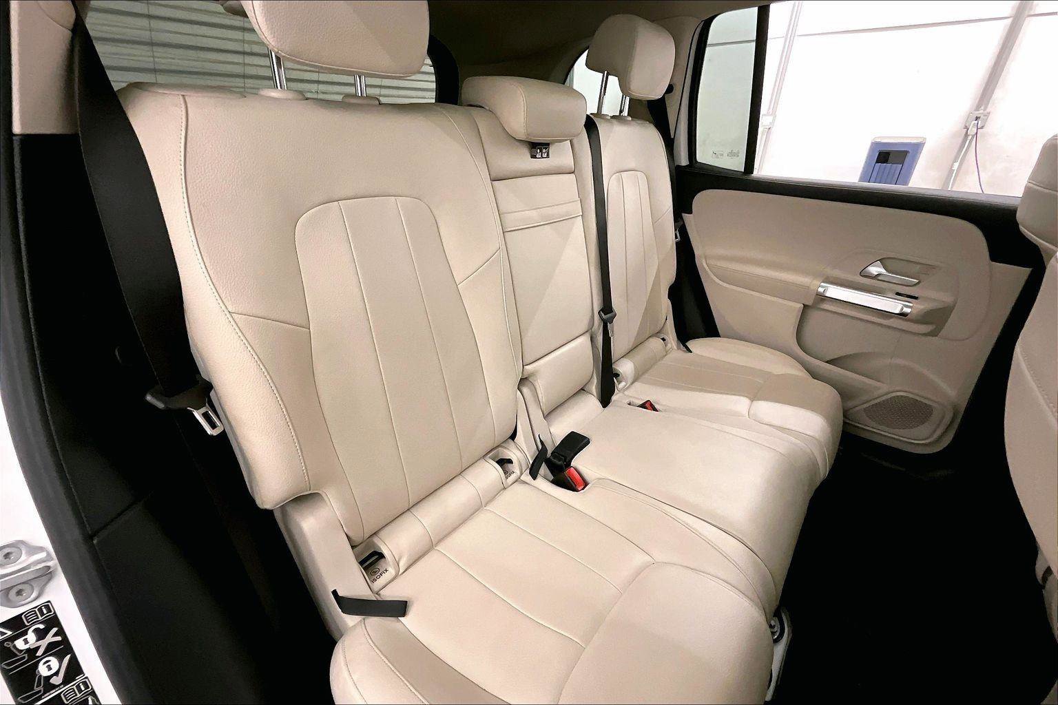 Used 2021 Mercedes-Benz GLB 250 4MATIC image 26