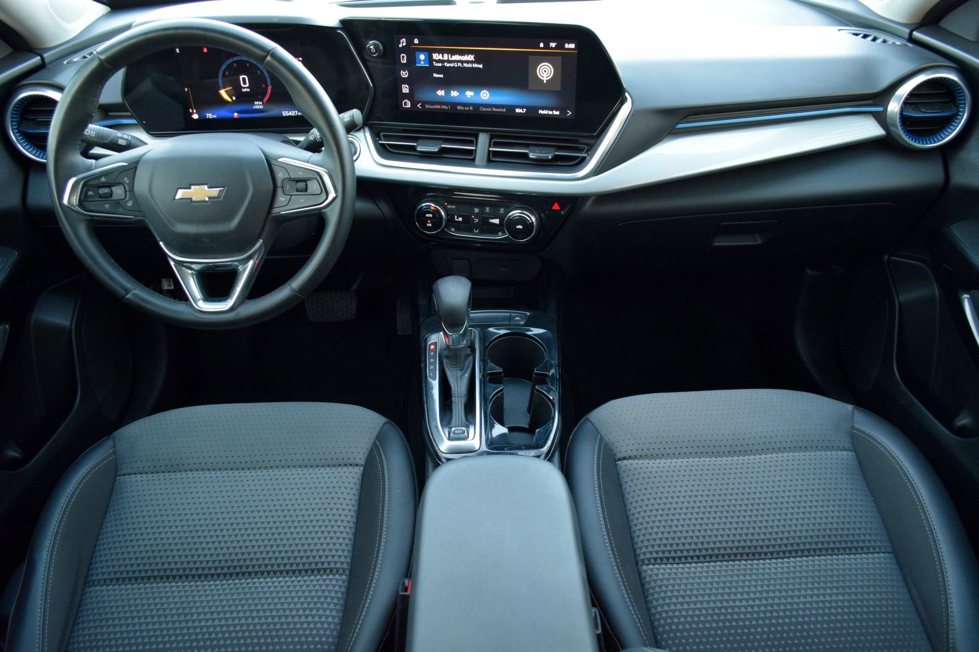 Used 2024 Chevrolet Trax LT w/ Sunroof Package image 7