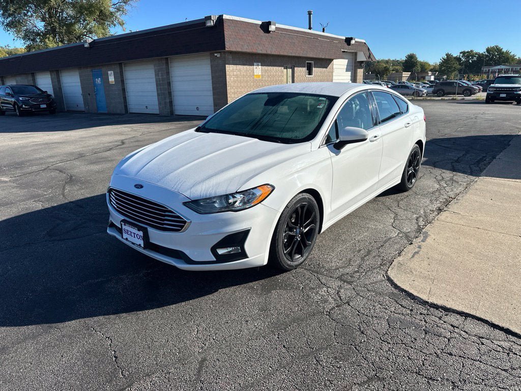 Certified 2019 Ford Fusion SE FWD image 3