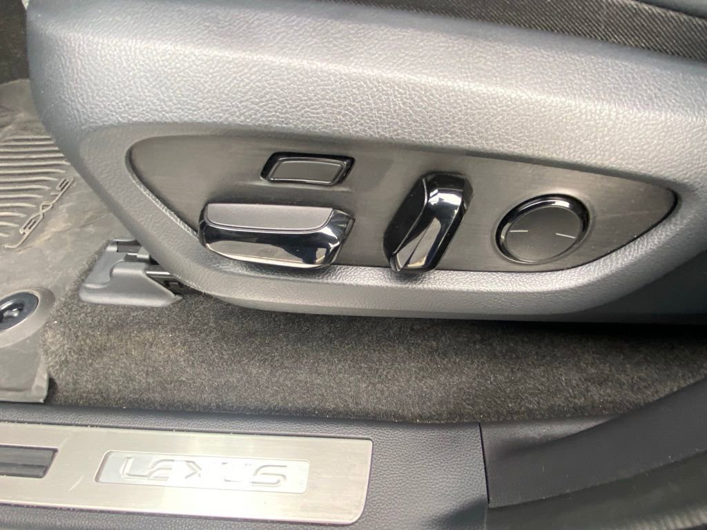 Used 2025 Lexus GX 550 w/ Accessory Package (Z1) image 10