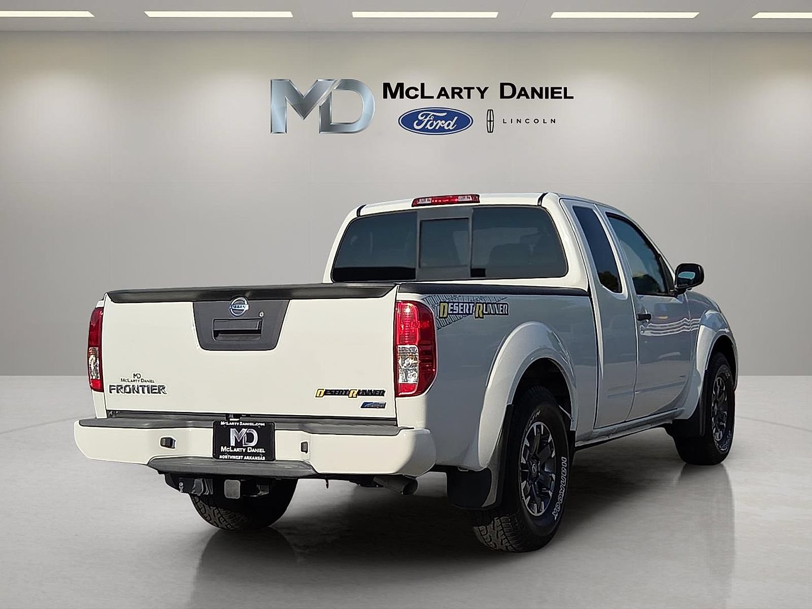 Used 2017 Nissan Frontier Desert Runner RWD image 5