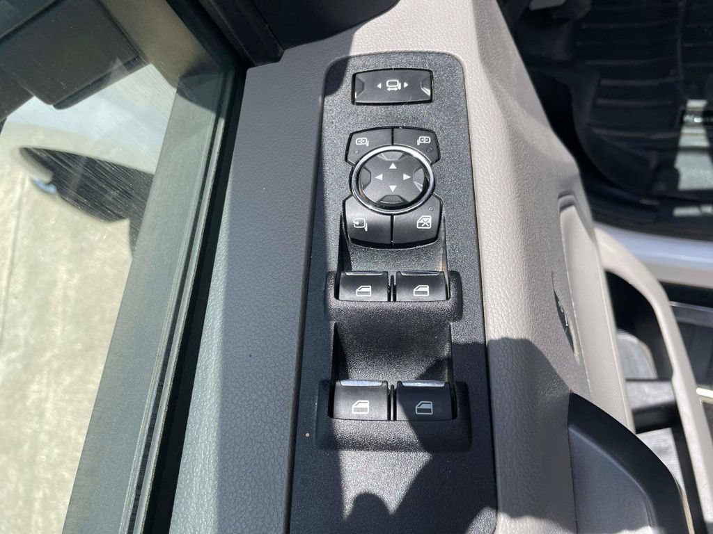 Certified 2021 Ford F250 XLT w/ XLT Premium Package AWD/4WD image 16