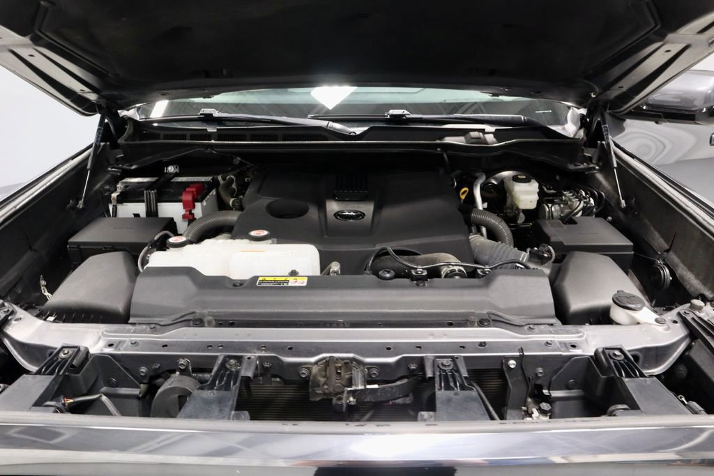 Used 2024 Toyota Tundra Platinum AWD/4WD image 18