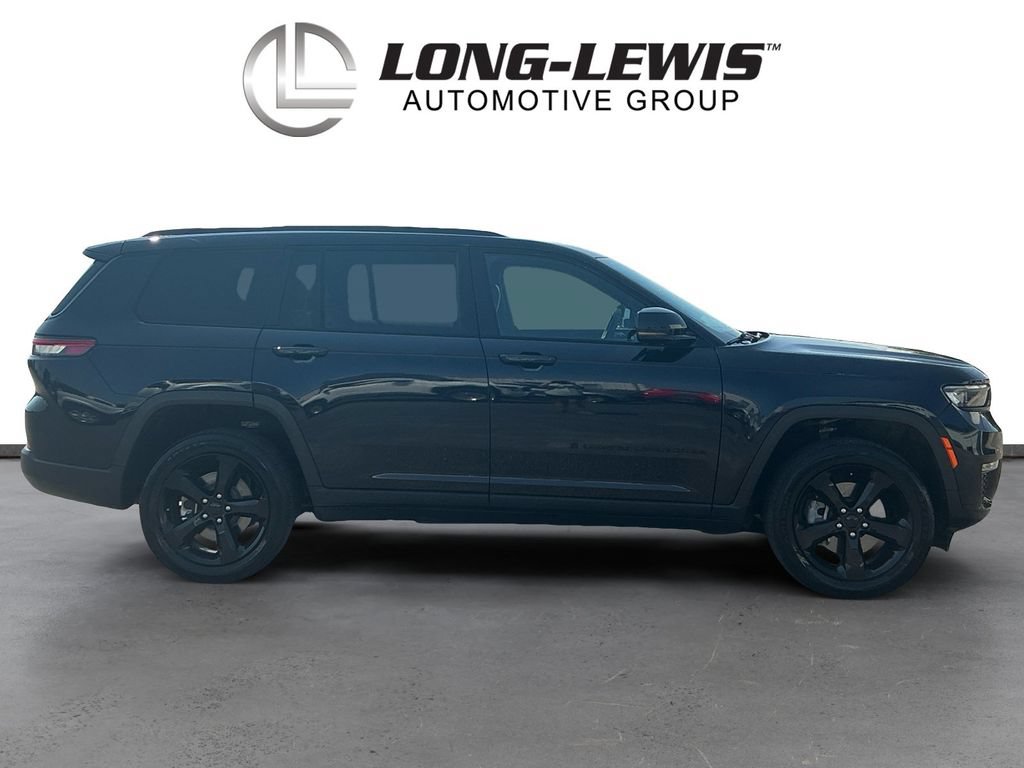 Used 2024 Jeep Grand Cherokee L Limited w/ Black Appearance Package AWD/4WD image 8