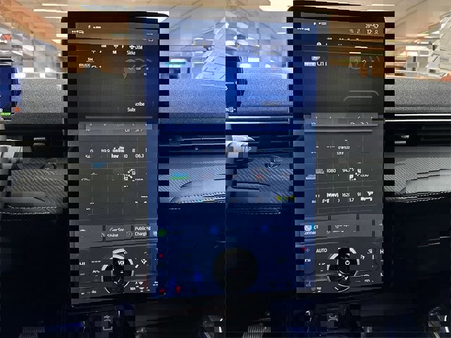 Certified 2025 Ford Mustang Mach-E Premium image 8