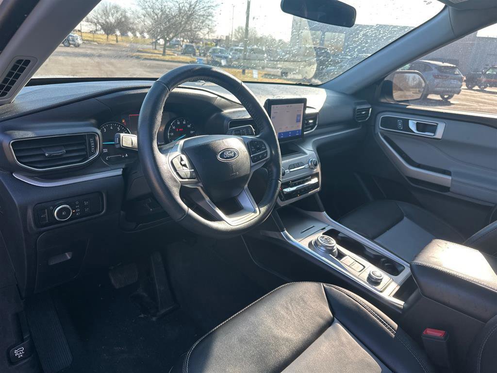 Certified 2023 Ford Explorer XLT w/ Equipment Group 202A image 17