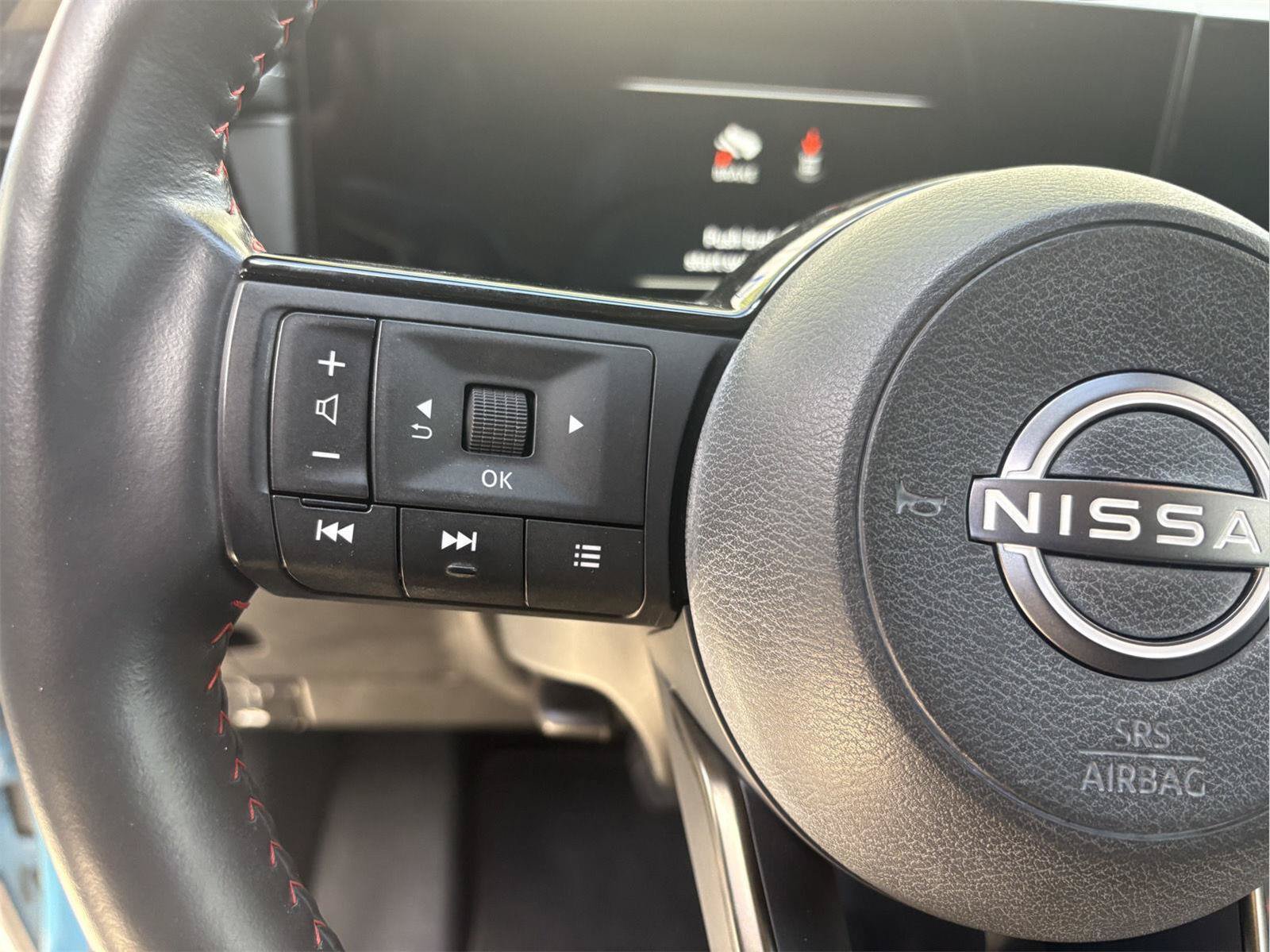 Used 2025 Nissan Kicks SR w/ SR Premium Package FWD image 17