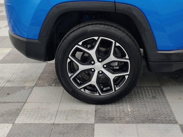Used 2024 Jeep Compass Limited AWD/4WD image 10