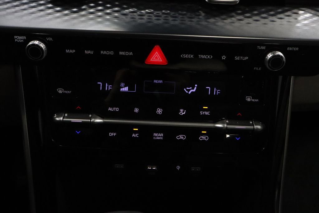 Used 2024 Kia Carnival SX Prestige image 31