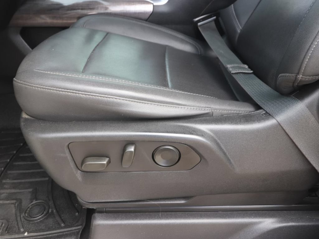 Used 2023 Chevrolet Silverado 1500 LTZ AWD/4WD image 18