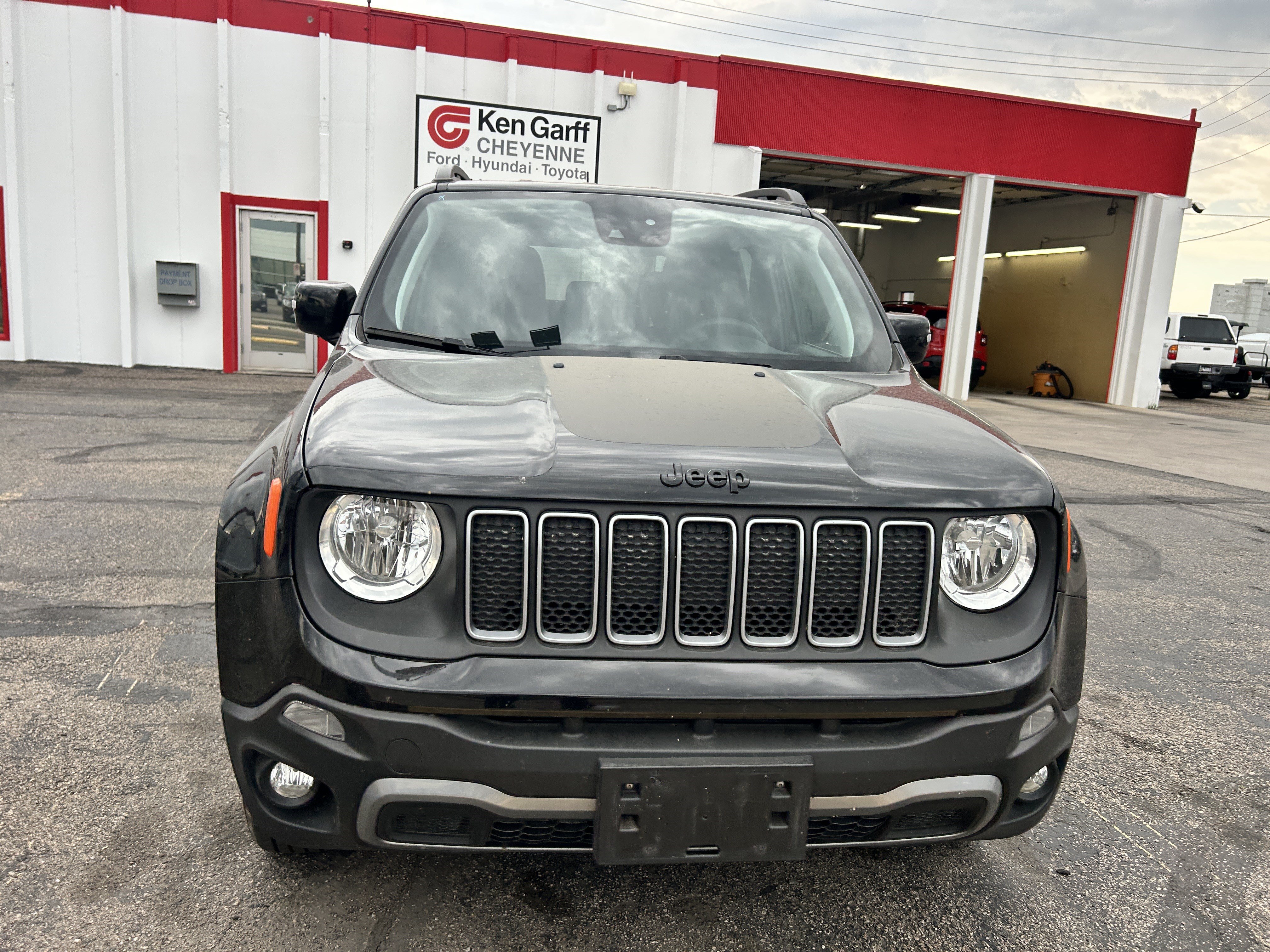 Used 2023 Jeep Renegade Latitude AWD/4WD image 9