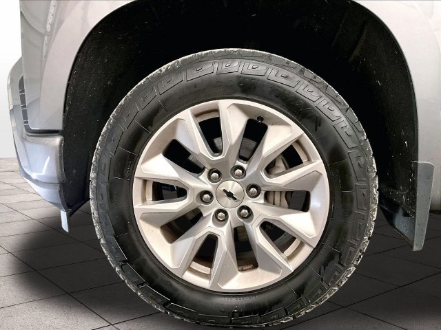 Used 2021 Chevrolet Silverado 1500 Custom w/ LPO, Dark Essentials Package AWD/4WD image 8