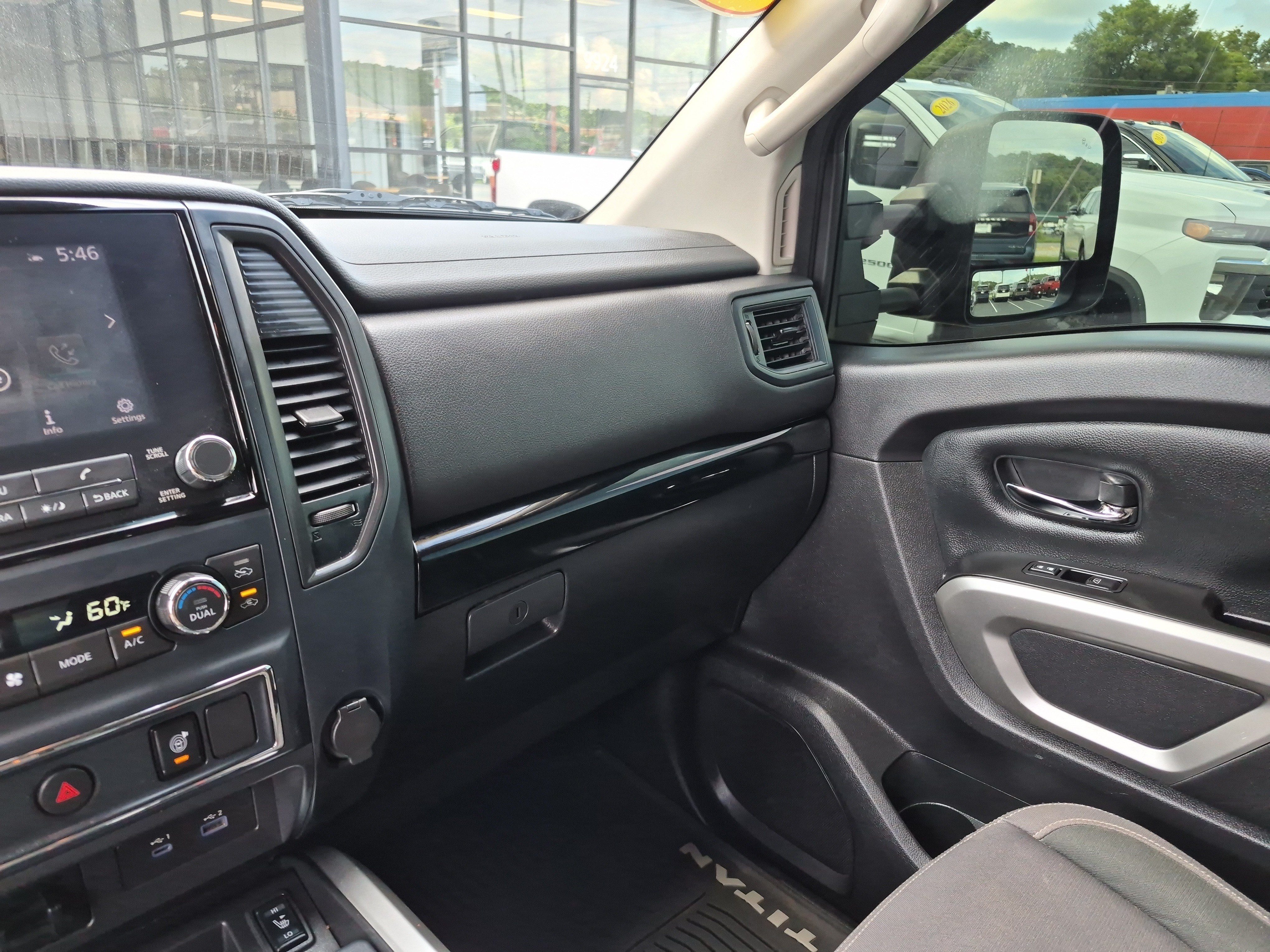 Used 2023 Nissan Titan SV w/ SV Convenience Package AWD/4WD image 21