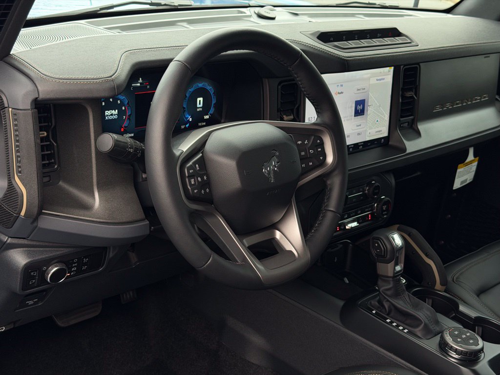 Certified 2025 Ford Bronco Badlands AWD/4WD image 14