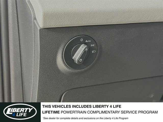 Used 2022 Volkswagen Taos SE image 10