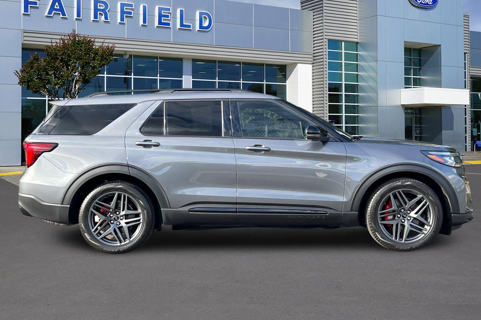 Certified 2025 Ford Explorer ST image 9