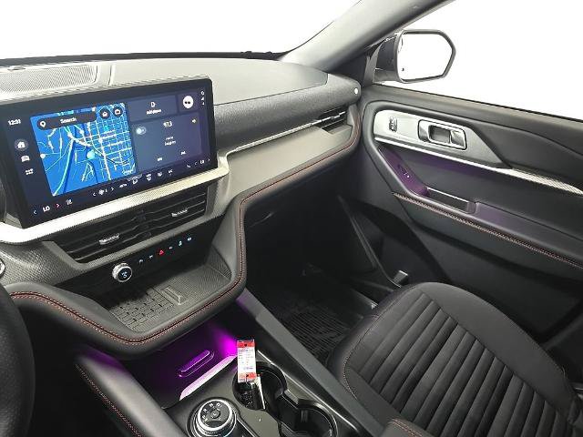 Certified 2025 Ford Explorer ST-Line w/ Premium Package AWD/4WD image 32