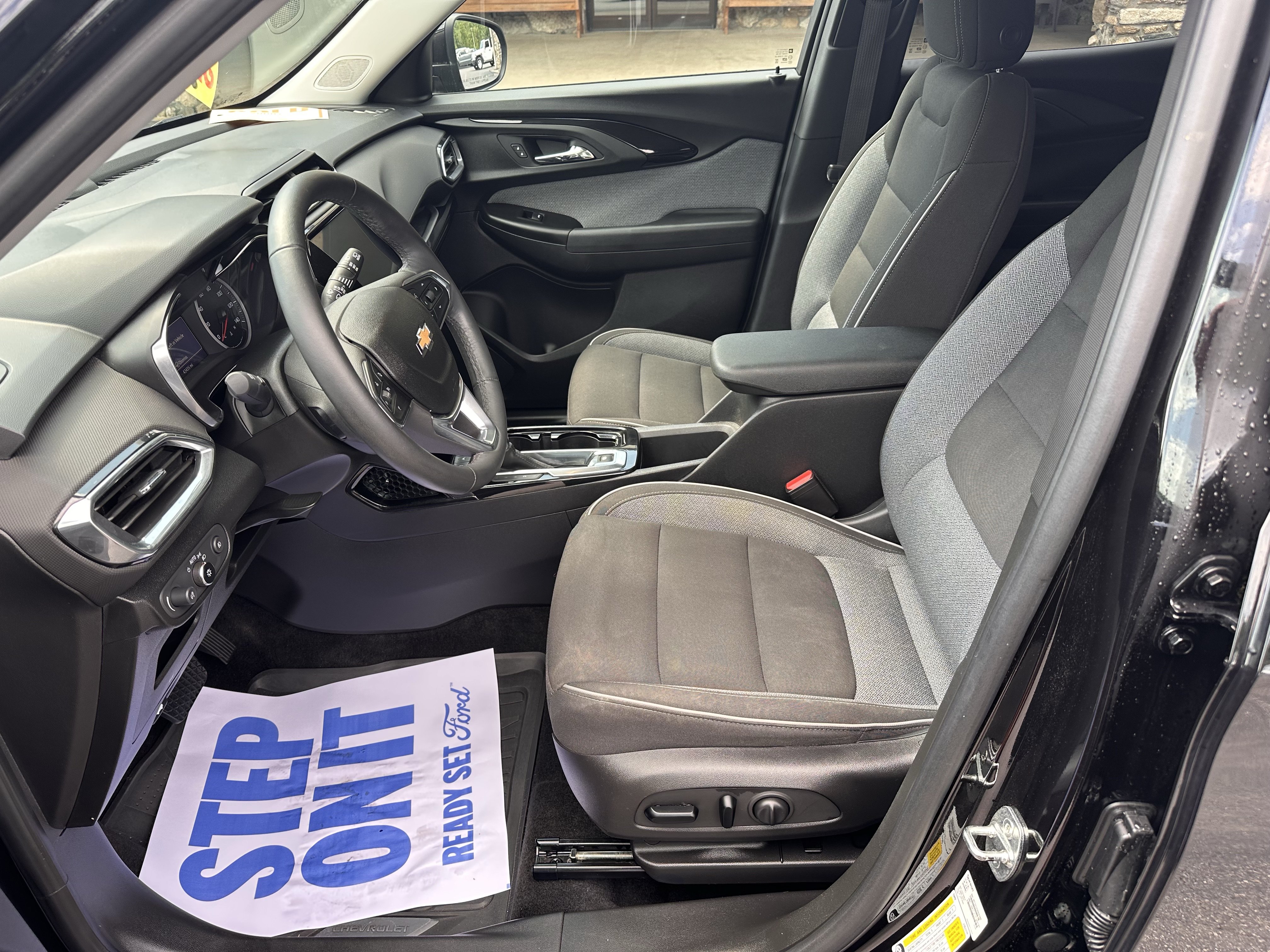 Used 2021 Chevrolet TrailBlazer LT AWD/4WD image 10