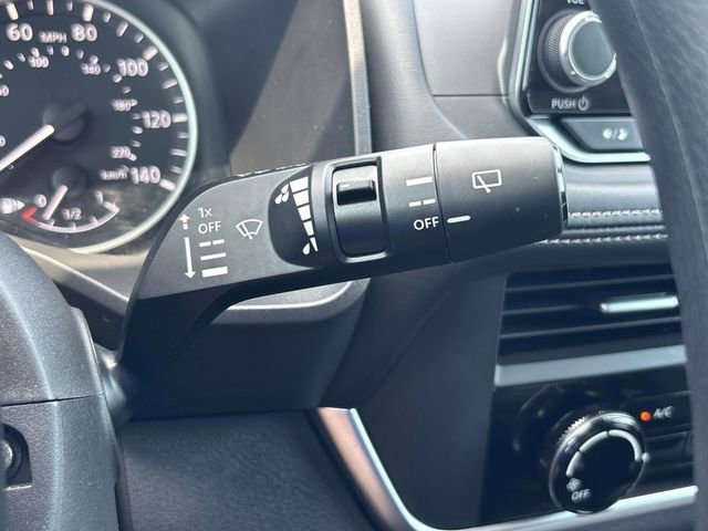 Used 2023 Nissan Rogue S image 25