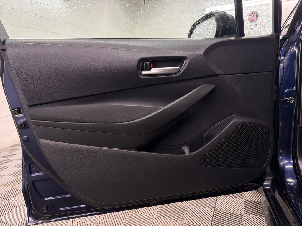 Used 2021 Toyota Corolla LE image 15