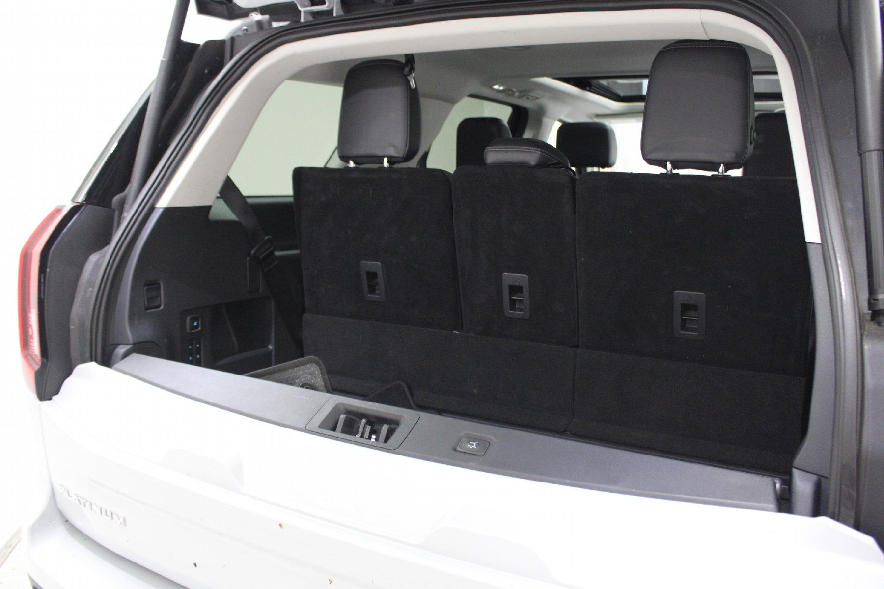 Certified 2025 Ford Expedition Platinum AWD/4WD image 17