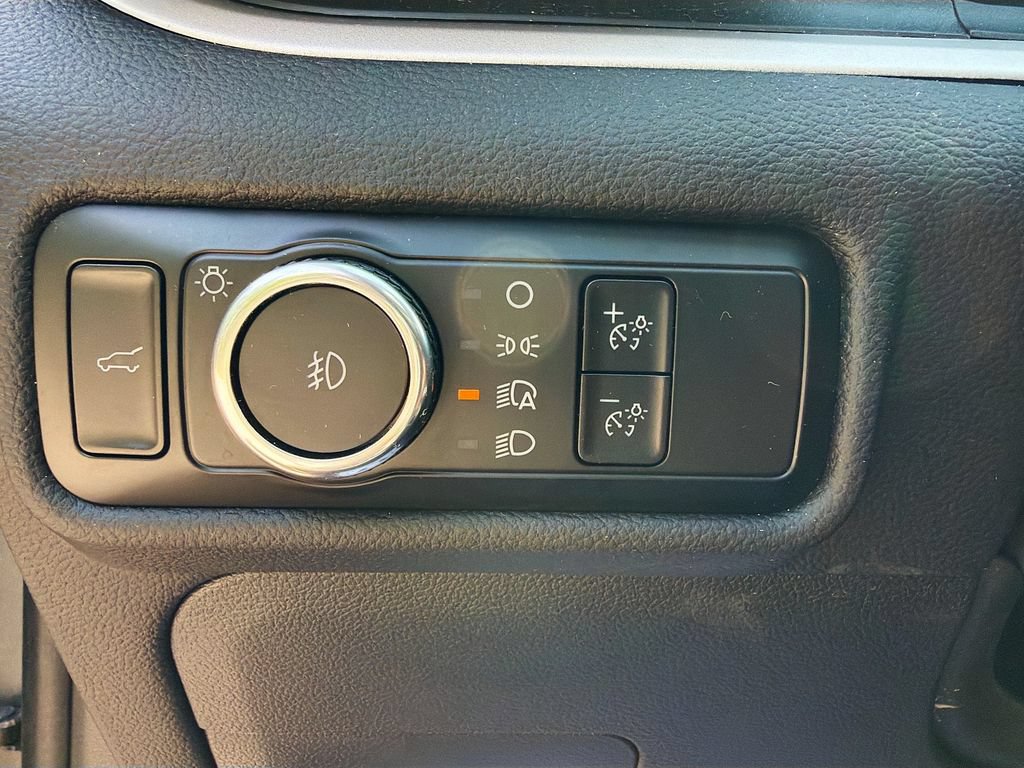 Certified 2023 Ford Explorer XLT w/ Equipment Group 202A AWD/4WD image 10
