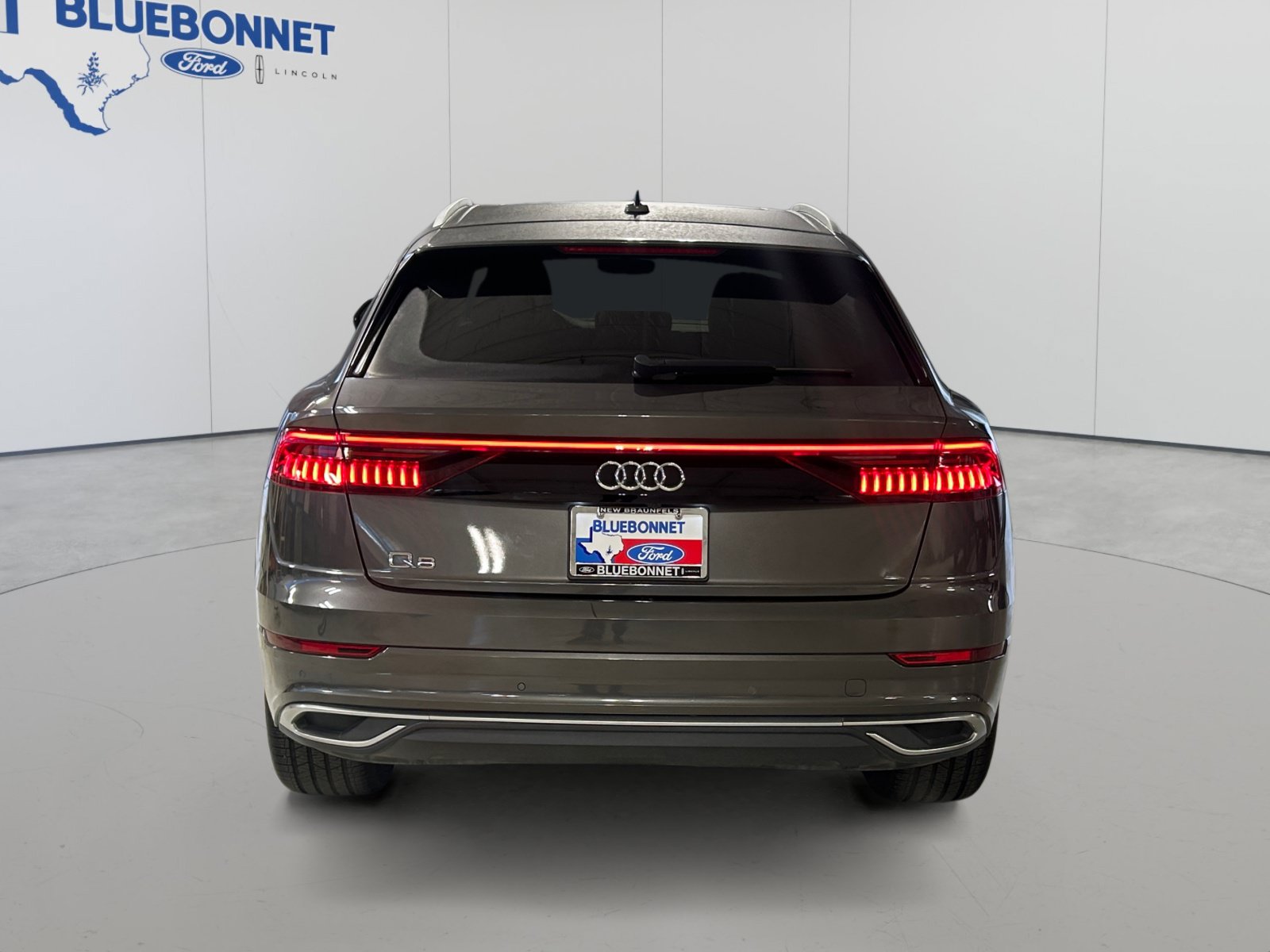 Used 2022 Audi Q8 Premium Plus AWD/4WD image 6