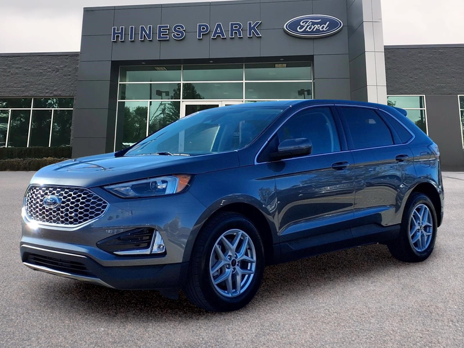 Certified 2024 Ford Edge SEL w/ Convenience Package AWD/4WD image 3