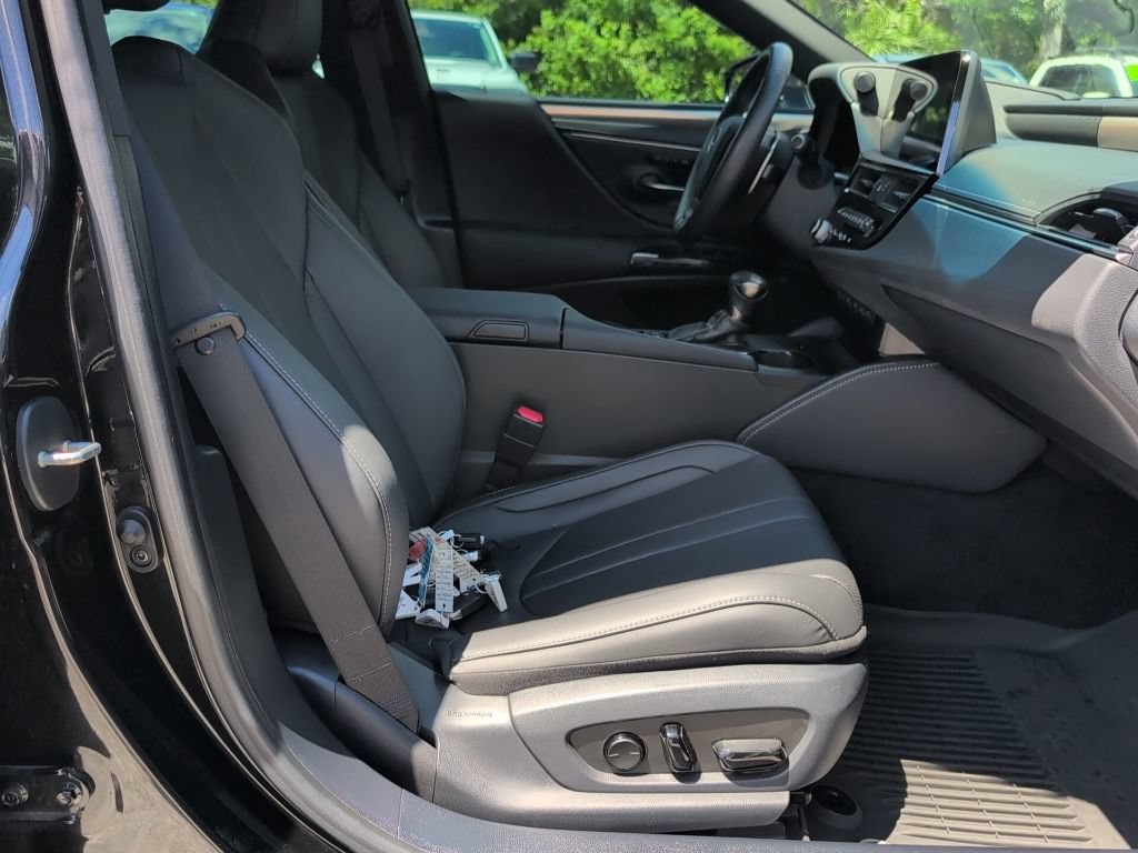 Used 2024 Lexus ES 300h F Sport w/ Accessory Package (Z2) FWD image 14
