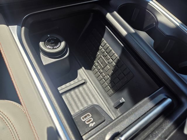 Certified 2025 Ford Expedition Active RWD image 25
