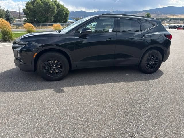 Used 2022 Chevrolet Blazer LT AWD/4WD image 2
